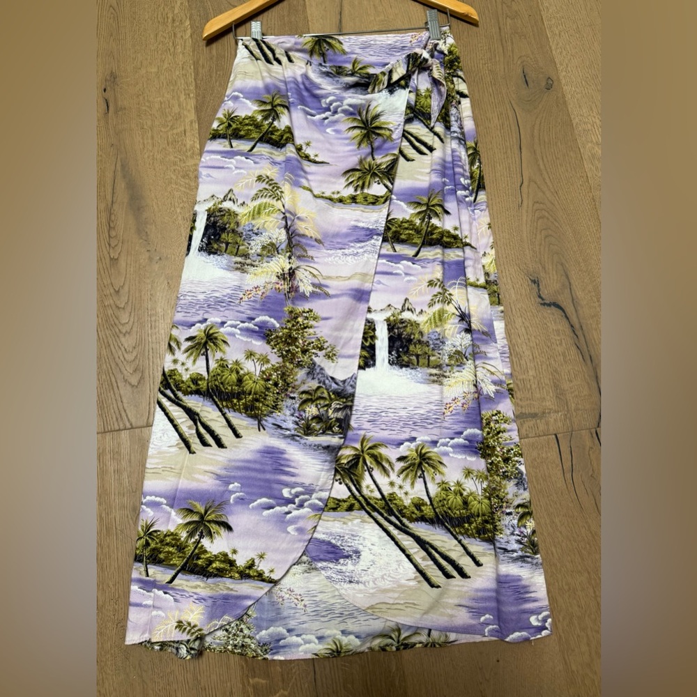 Vintage Hilo Hattie Purple Long Hawaiian Print Wrap Skirt in Size Small